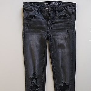 AEO super stretch distressed blck jeans